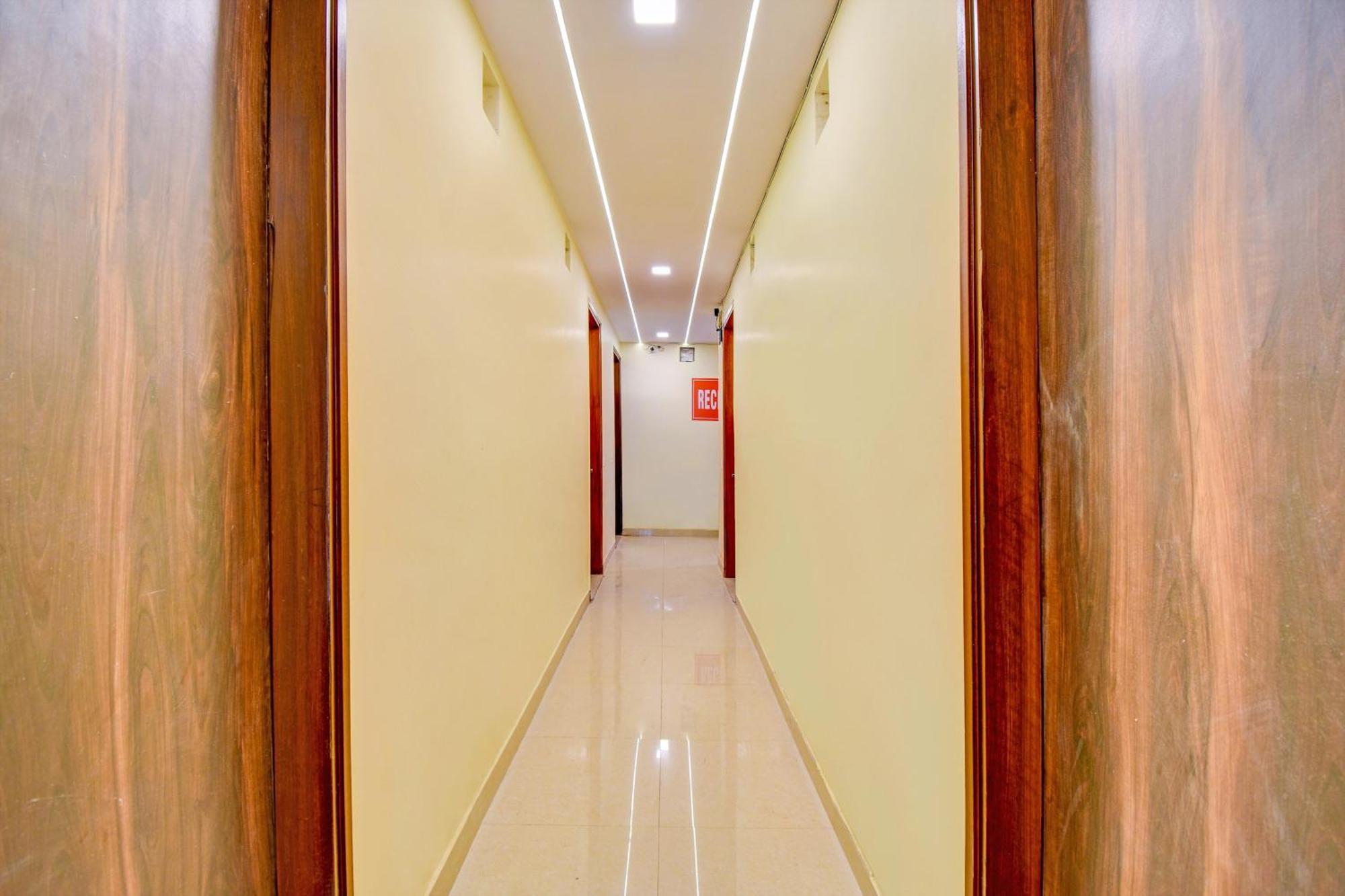 Hotel O Friendship Inn เดลี ภายนอก รูปภาพ