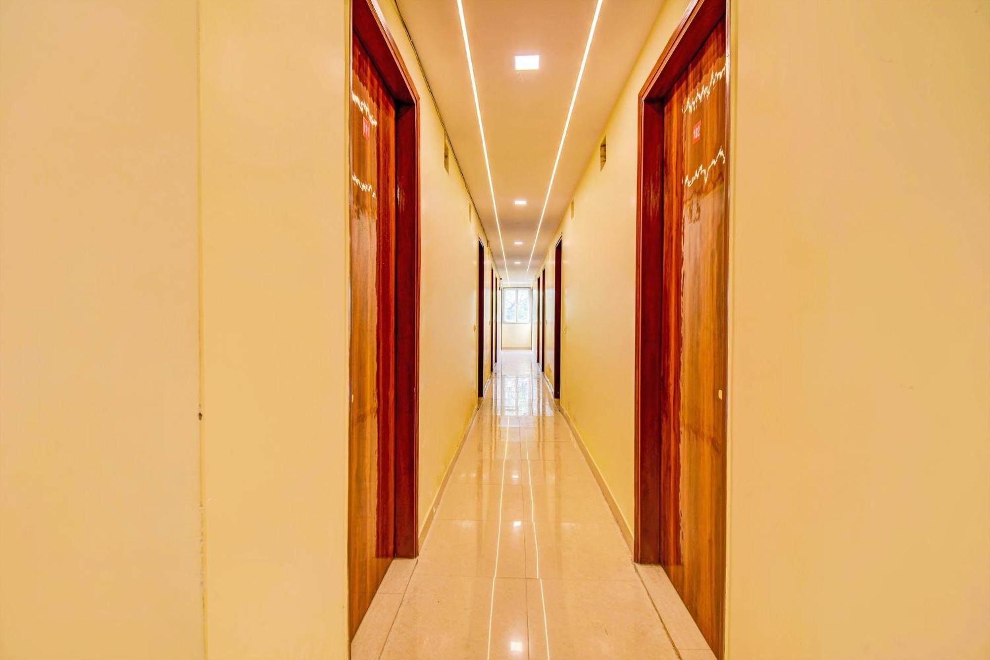 Hotel O Friendship Inn เดลี ภายนอก รูปภาพ